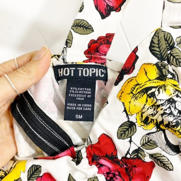 Hot Topic Guns & Roses Dress - Picture 2 of 3